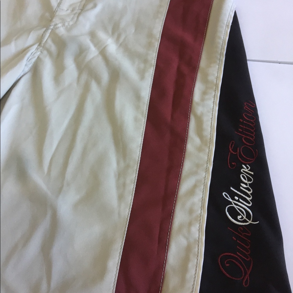 Free owned quick silver short men surfing